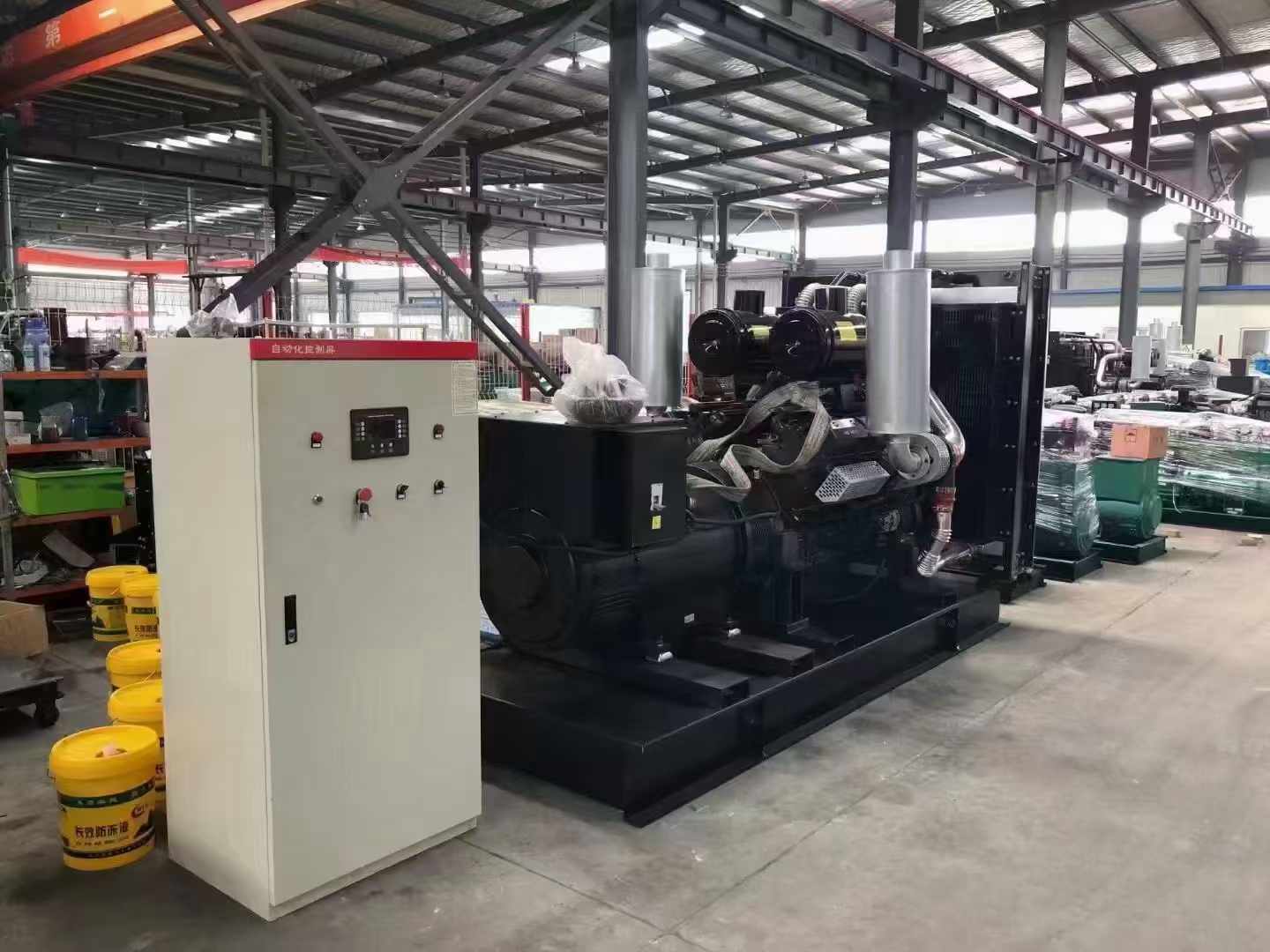 嘉祥柴油发电机运行时的噪音和振动水平如何？